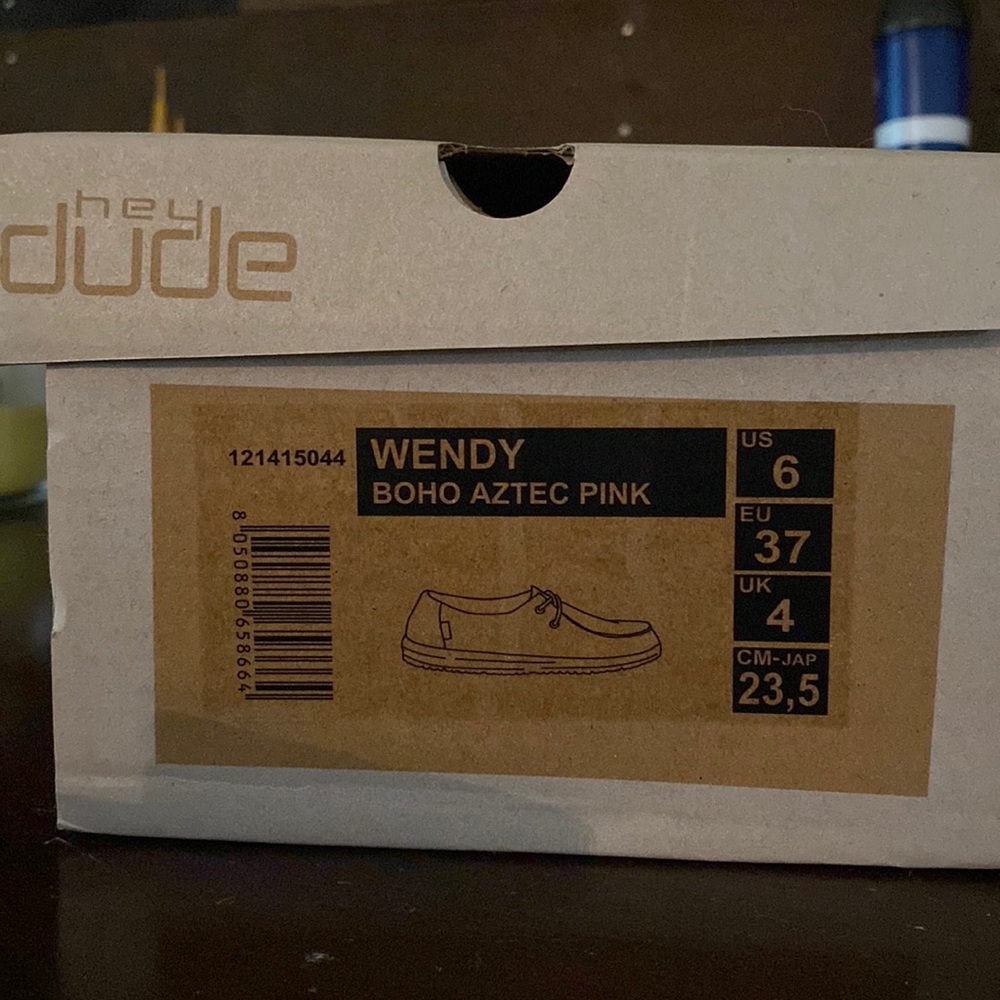 Hey Dude, Wendy Boho Aztec Pink, Size 6 women’s.